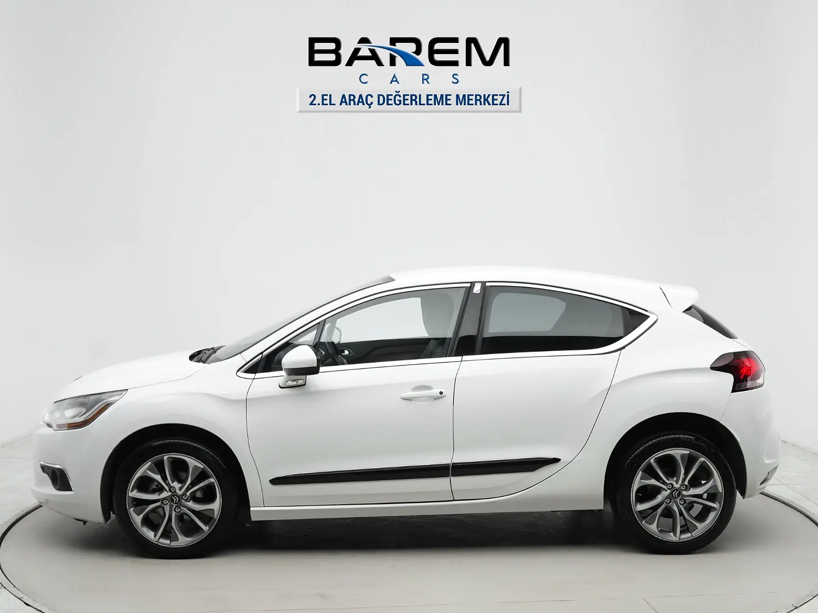 2015 DS Automobiles DS 4 1.6 BlueHDI Start&Stop fotoğraf 2