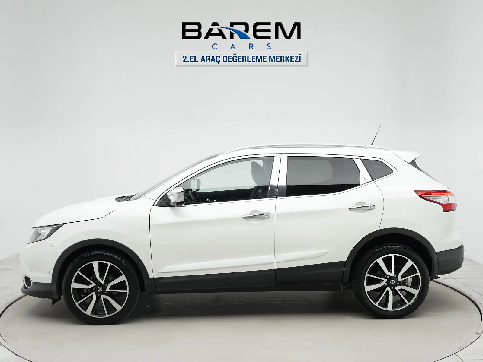 2014 Nissan Qashqai 1.6 dCi Platinum Premium Pack fotoğraf 3