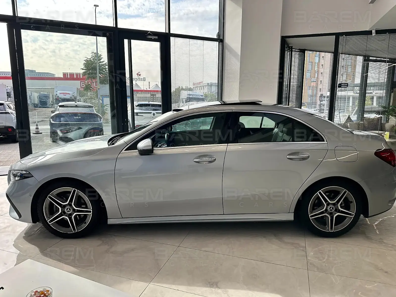 2024 Mercedes-Benz A Serisi A 200 AMG fotoğraf 3