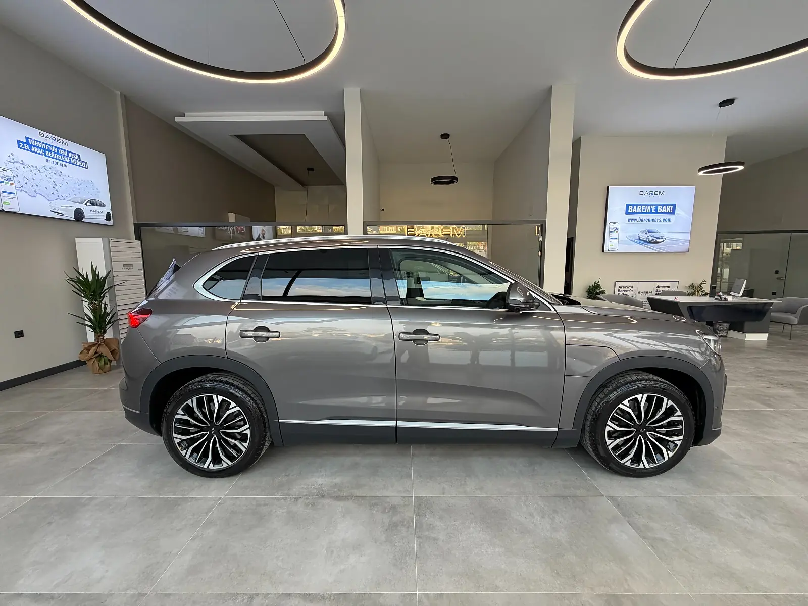 2024 TOGG HATAY Barem Cars -Boyasız,Cam Tavan , Kış Paketi , Otomatik Park T10X V2 Uzun Menzil - satılık fotoğraf 7