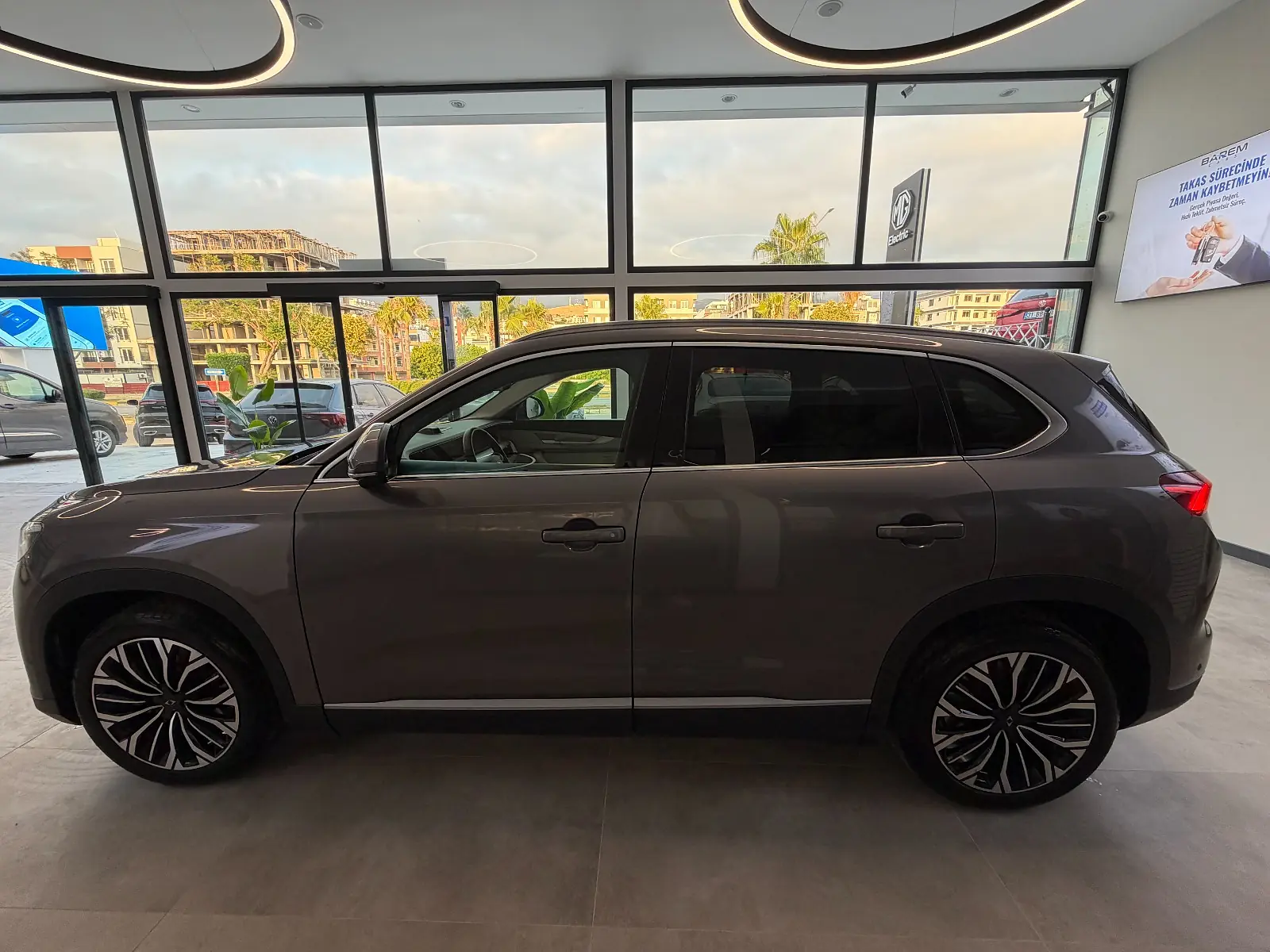 2024 TOGG HATAY Barem Cars -Boyasız,Cam Tavan , Kış Paketi , Otomatik Park T10X V2 Uzun Menzil - satılık fotoğraf 8
