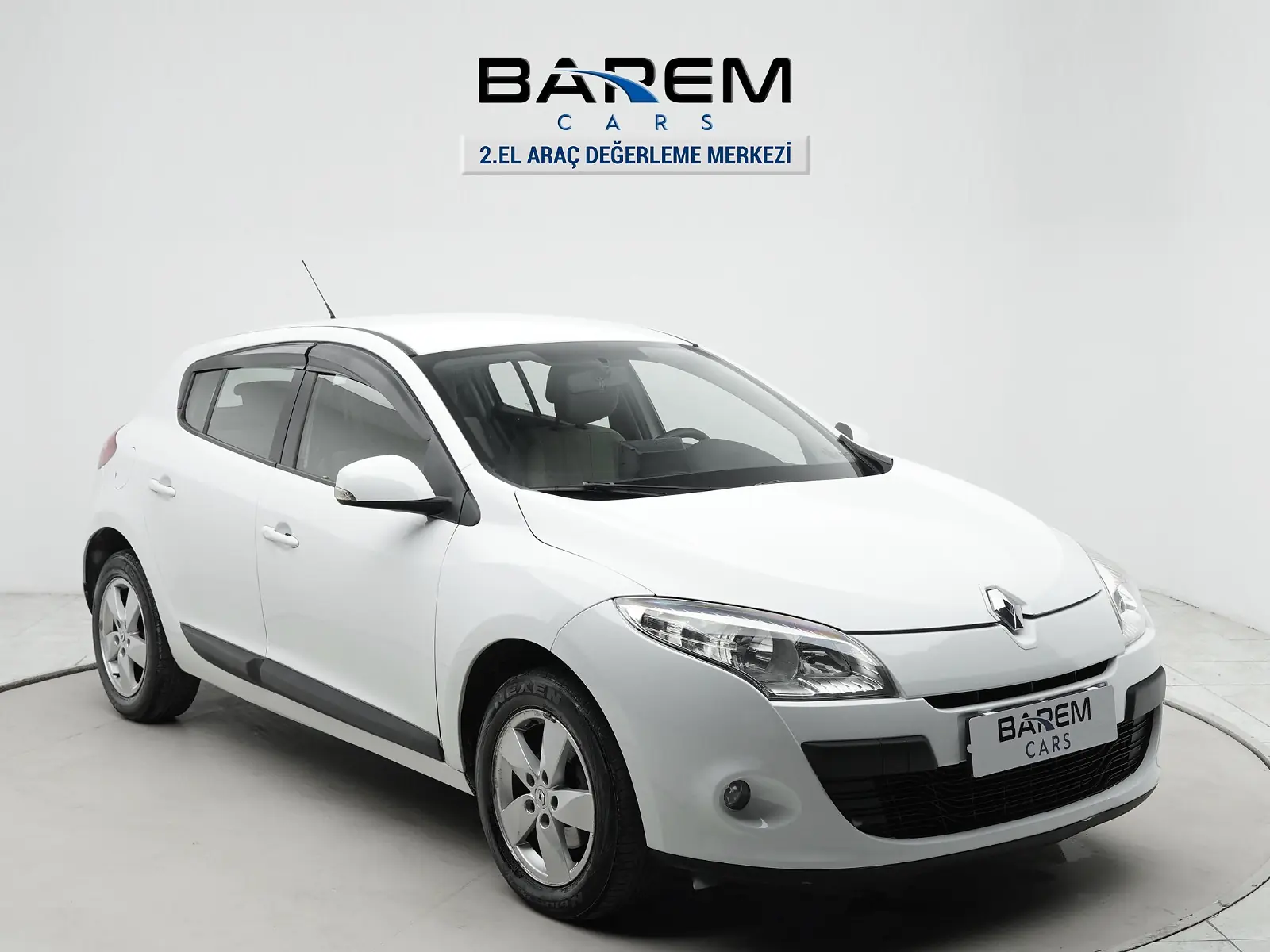 Barem Cars , Değişensiz , Park Sensörü , Tablet Ekran , Klima fotoğraf 5