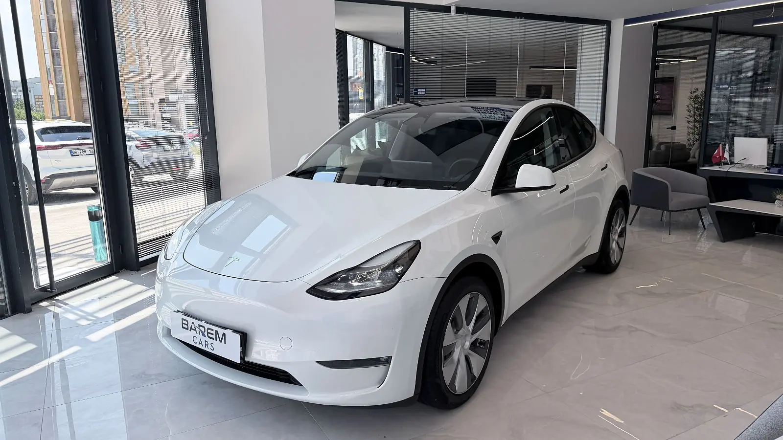 ANKARA Barem Cars - Boyasız , Dual Motor 514 Hp , Cam Tavan fotoğraf 3