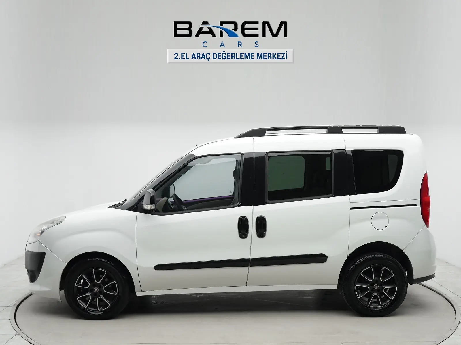 Barem Cars ,Dizel Otomatik ,Dijital Klima, Çift Sürgü, Bluetooth fotoğraf 3